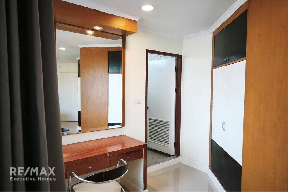 Luxury Condo in Bangkok, 11 Mins Walk to BTS Phloen Chit 10