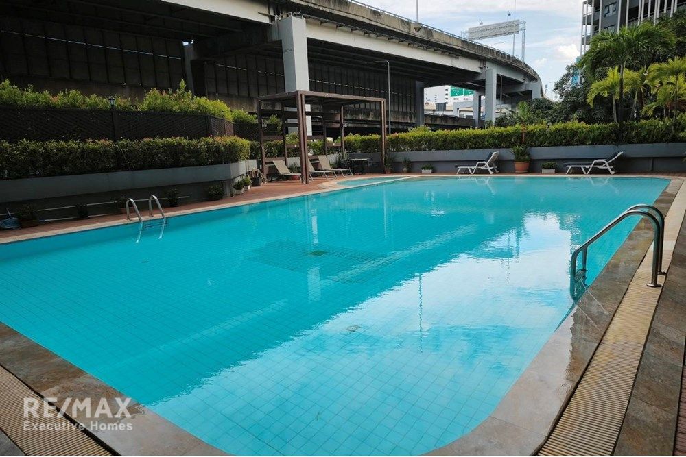 Luxury Condo in Bangkok, 11 Mins Walk to BTS Phloen Chit 17