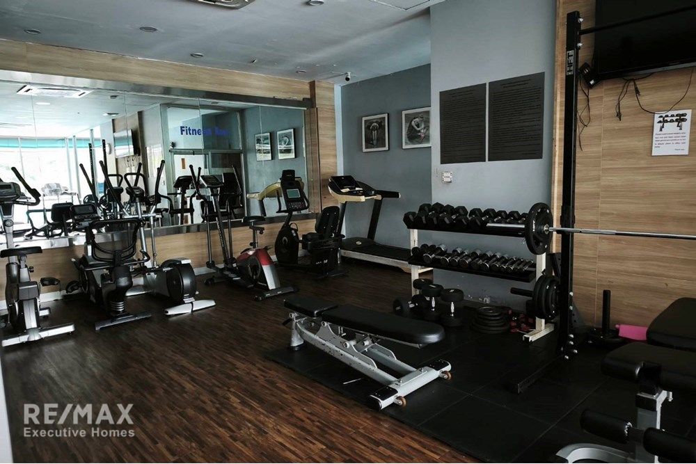 Luxury Condo in Bangkok, 11 Mins Walk to BTS Phloen Chit 18