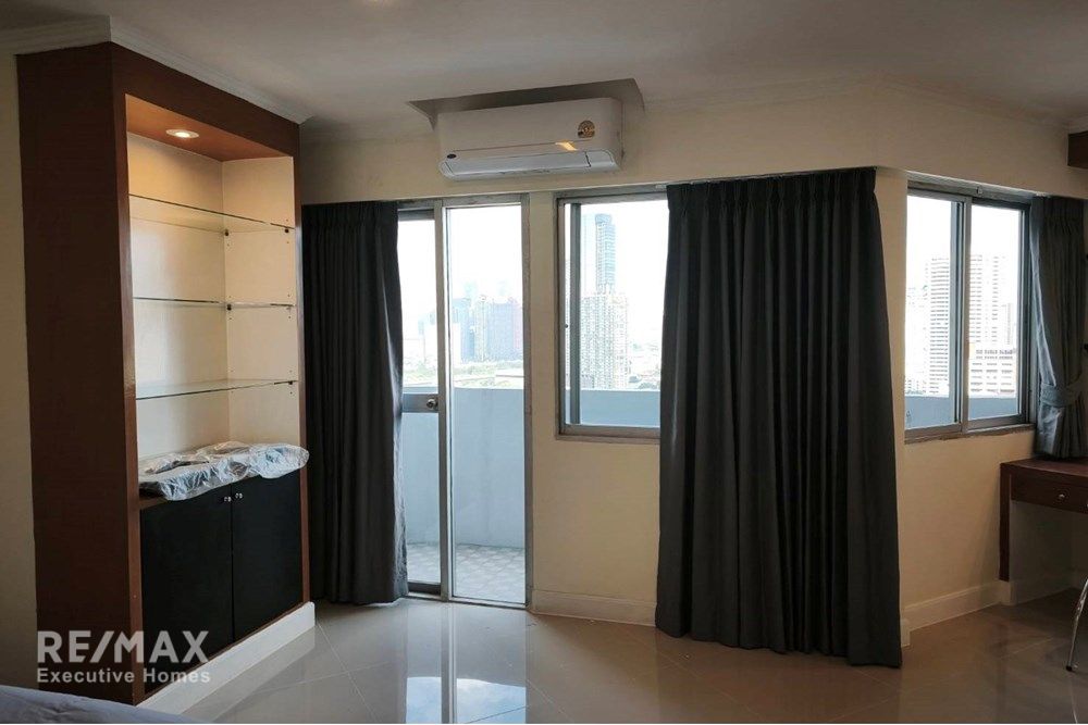 Luxury Condo in Bangkok, 11 Mins Walk to BTS Phloen Chit 9