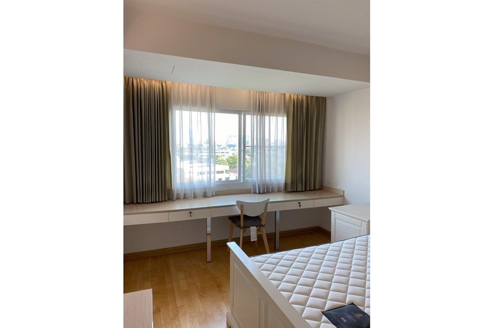 Modern 1BR Condo in Phra Khanong - 9 mins Walk to BTS On Nut 10