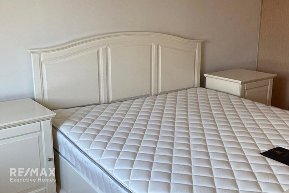 Modern 1BR Condo in Phra Khanong - 9 mins Walk to BTS On Nut 5