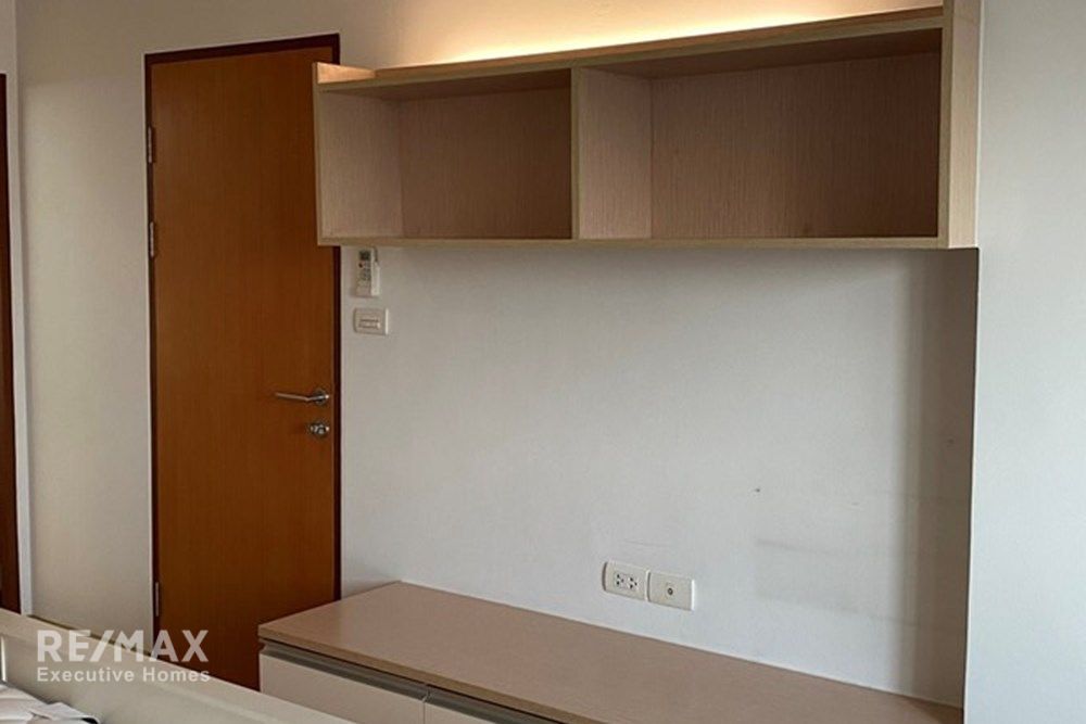 Modern 1BR Condo in Phra Khanong - 9 mins Walk to BTS On Nut 7