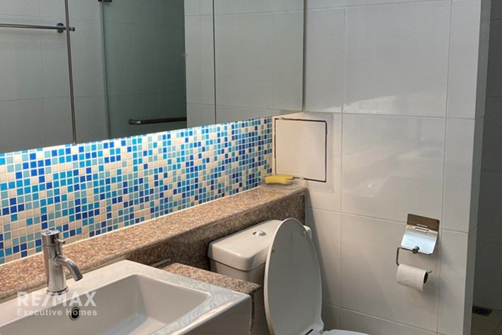 Modern 1BR Condo in Phra Khanong - 9 mins Walk to BTS On Nut 8