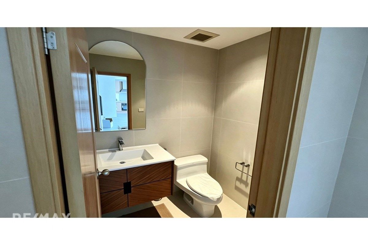 Rare Duplex in Emporio Place Sukhumvit 24 with Skyline Views, 14 Mins Walk to BTS Phrom Phong 14