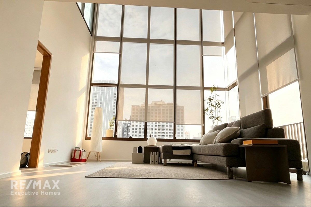 Rare Duplex in Emporio Place Sukhumvit 24 with Skyline Views, 14 Mins Walk to BTS Phrom Phong 3