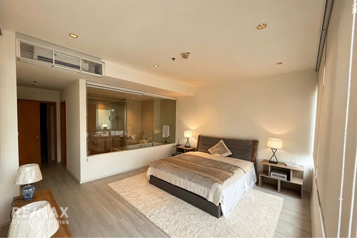 Rare Duplex in Emporio Place Sukhumvit 24 with Skyline Views, 14 Mins Walk to BTS Phrom Phong 8