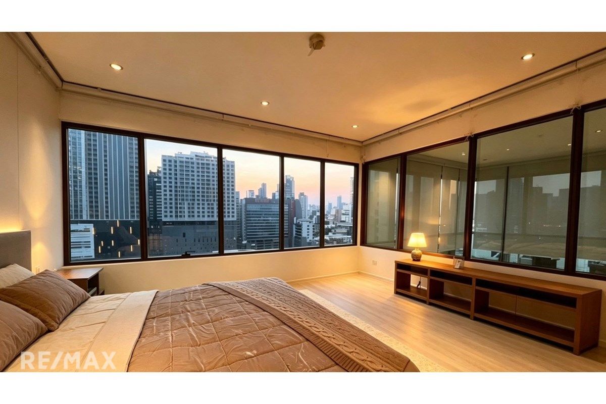 Rare Duplex in Emporio Place Sukhumvit 24 with Skyline Views, 14 Mins Walk to BTS Phrom Phong 9