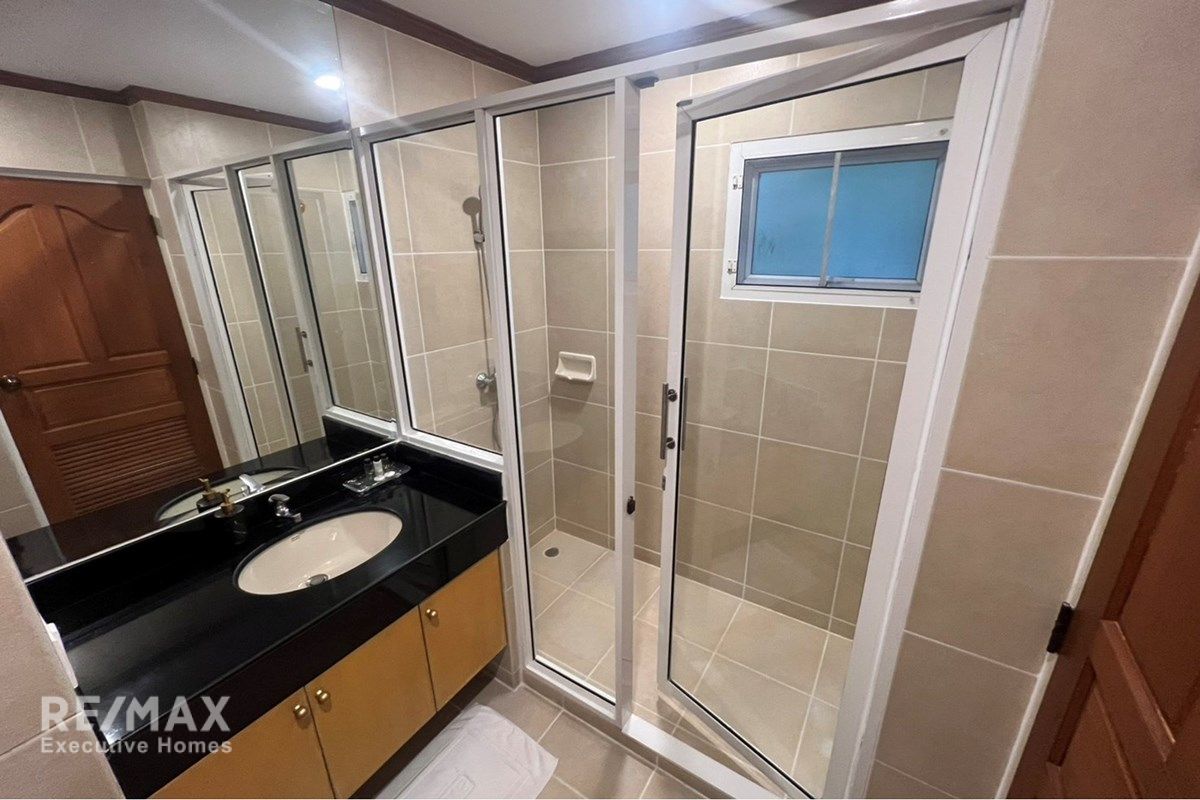 For Rent: Spacious 200sqm 2BR 2BA Condo in Sukhumvit 11 - Pet-Friendly, 75K 11