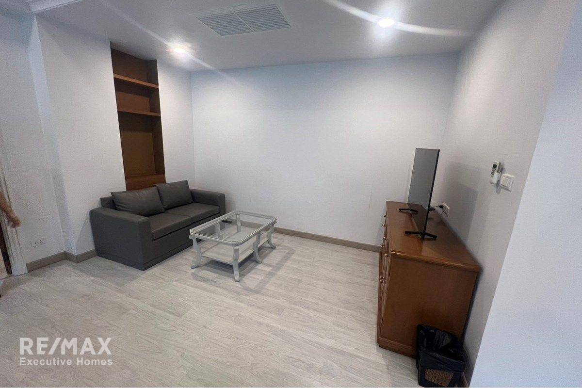 For Rent: Spacious 200sqm 2BR 2BA Condo in Sukhumvit 11 - Pet-Friendly, 75K 3