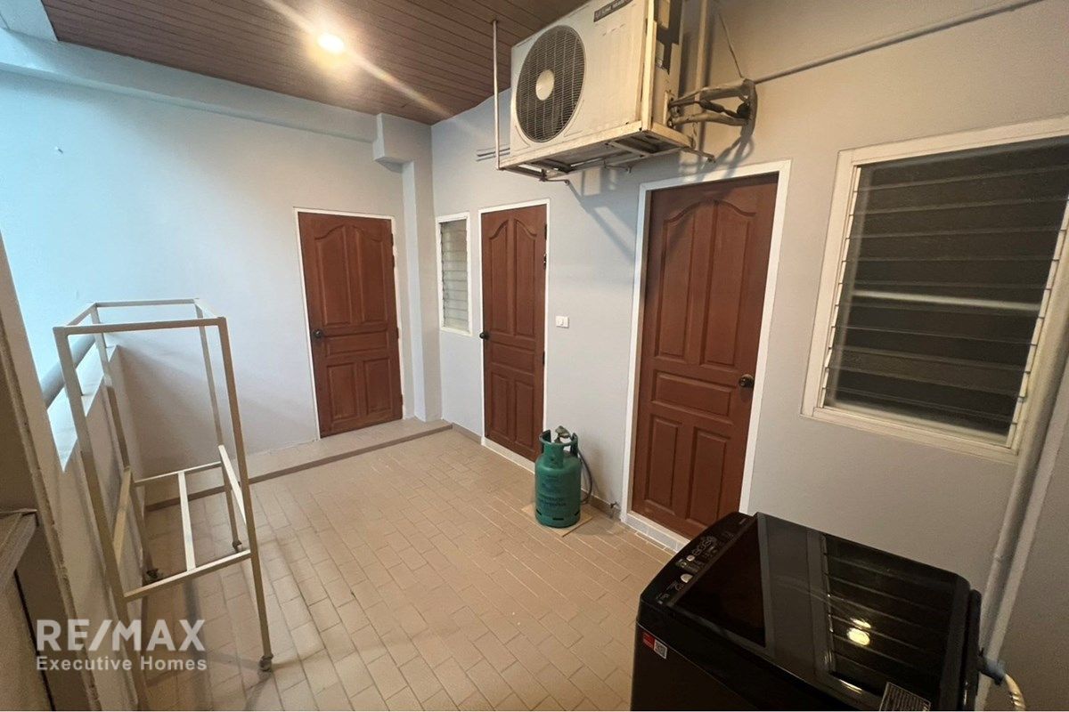 For Rent: Spacious 200sqm 2BR 2BA Condo in Sukhumvit 11 - Pet-Friendly, 75K 4