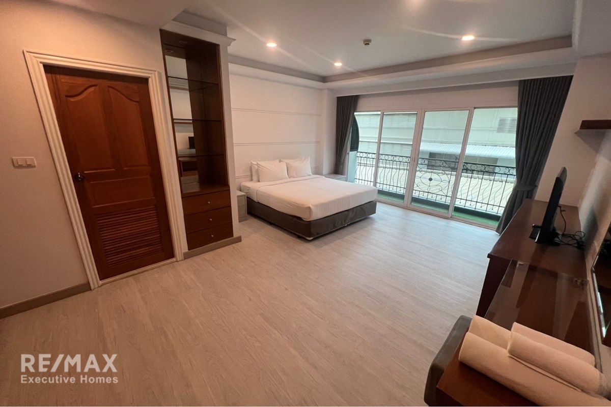 For Rent: Spacious 200sqm 2BR 2BA Condo in Sukhumvit 11 - Pet-Friendly, 75K 6