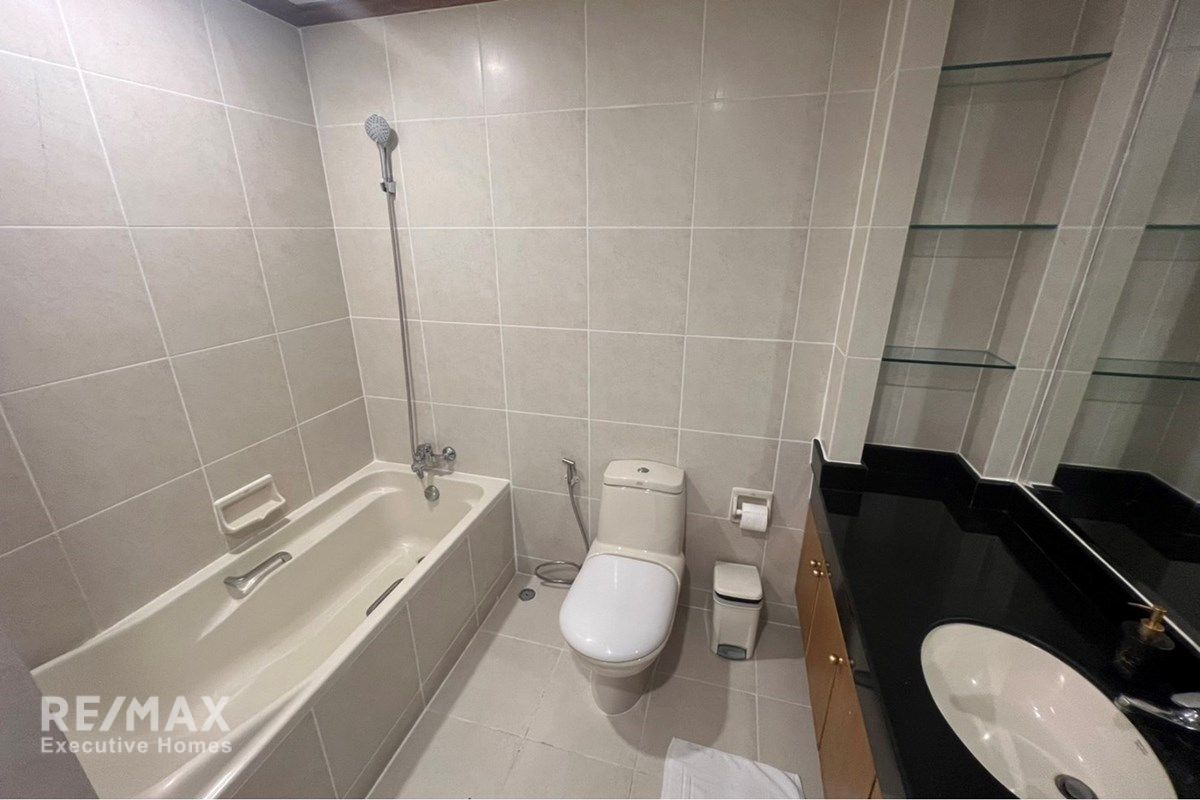 For Rent: Spacious 200sqm 2BR 2BA Condo in Sukhumvit 11 - Pet-Friendly, 75K 8