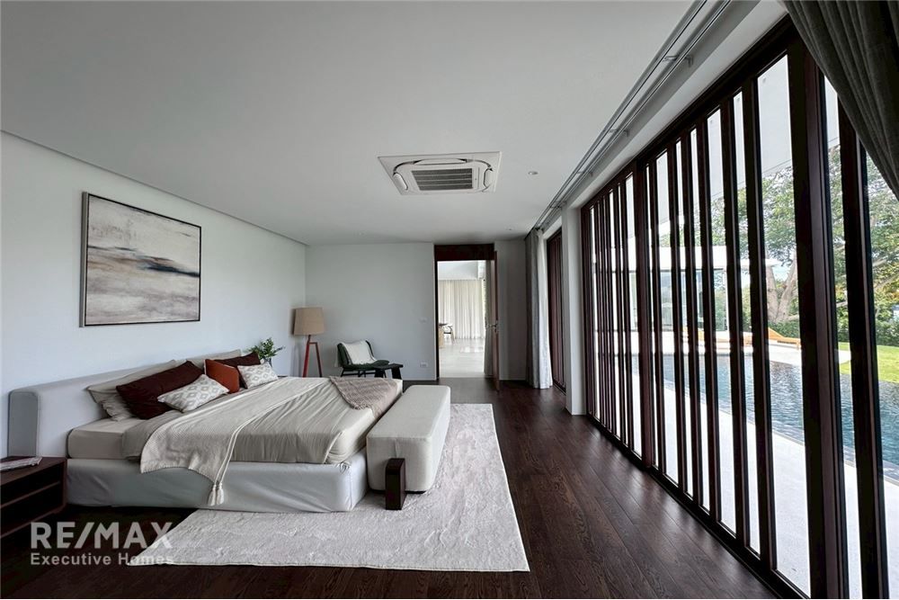 Elegant Pool Villa for Sale in Sunplay Pattaya - Bangsaray 11
