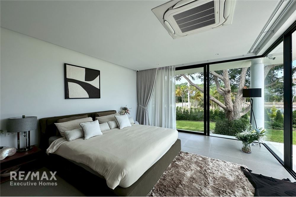 Elegant Pool Villa for Sale in Sunplay Pattaya - Bangsaray 13