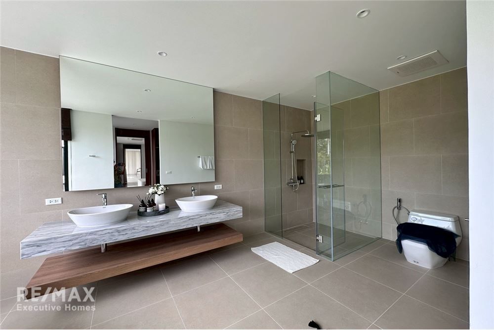 Elegant Pool Villa for Sale in Sunplay Pattaya - Bangsaray 14