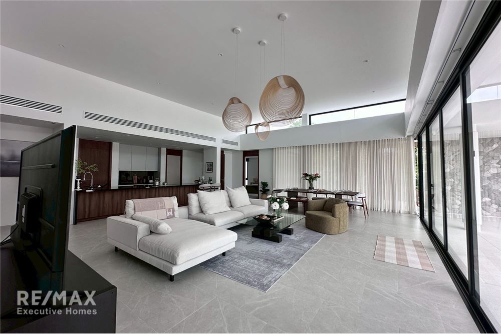 Elegant Pool Villa for Sale in Sunplay Pattaya - Bangsaray 6