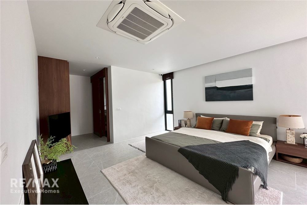 Elegant Pool Villa for Sale in Sunplay Pattaya - Bangsaray 8