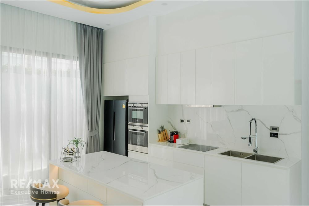 For Rent | Luxury Pool Villa in Thalang, Phuket 13