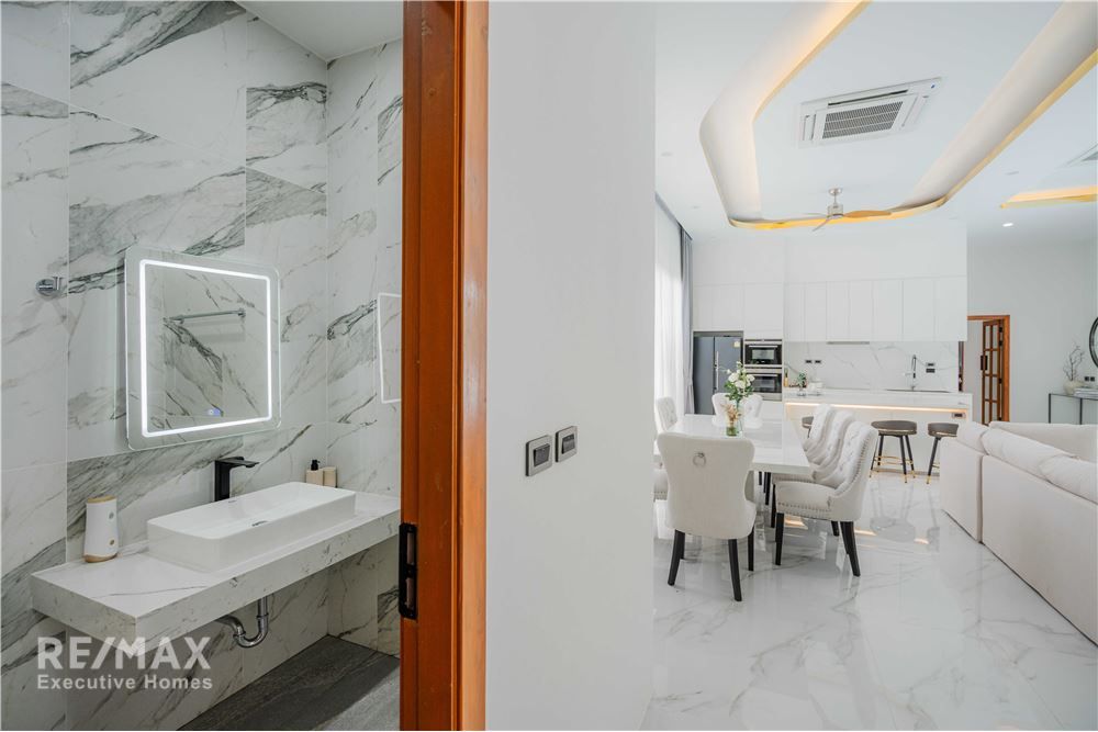 For Rent | Luxury Pool Villa in Thalang, Phuket 16