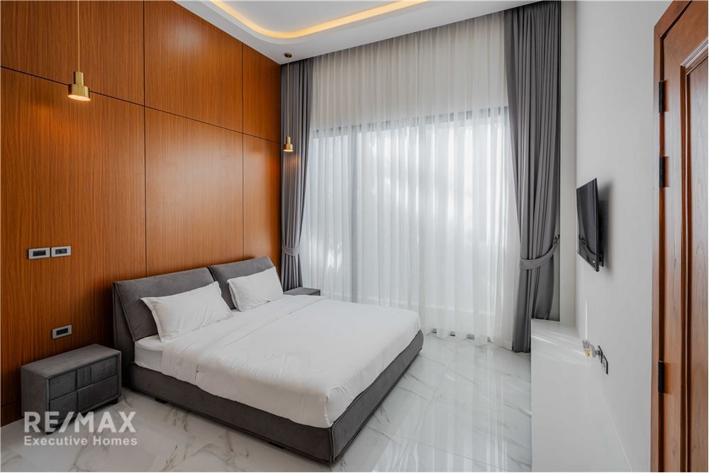 For Rent | Luxury Pool Villa in Thalang, Phuket 27