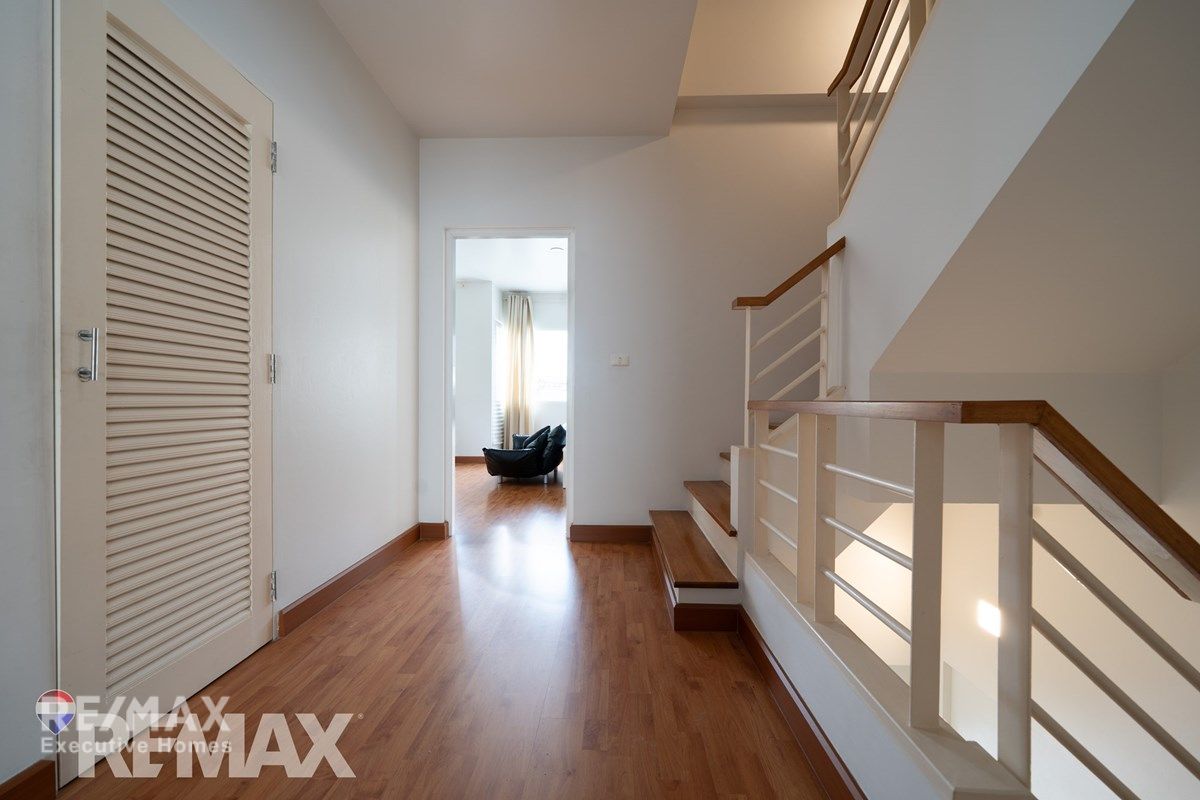 Urgent Sale! Beautiful 3-Storey Corner Townhome – Sukhumvit 101/1 11