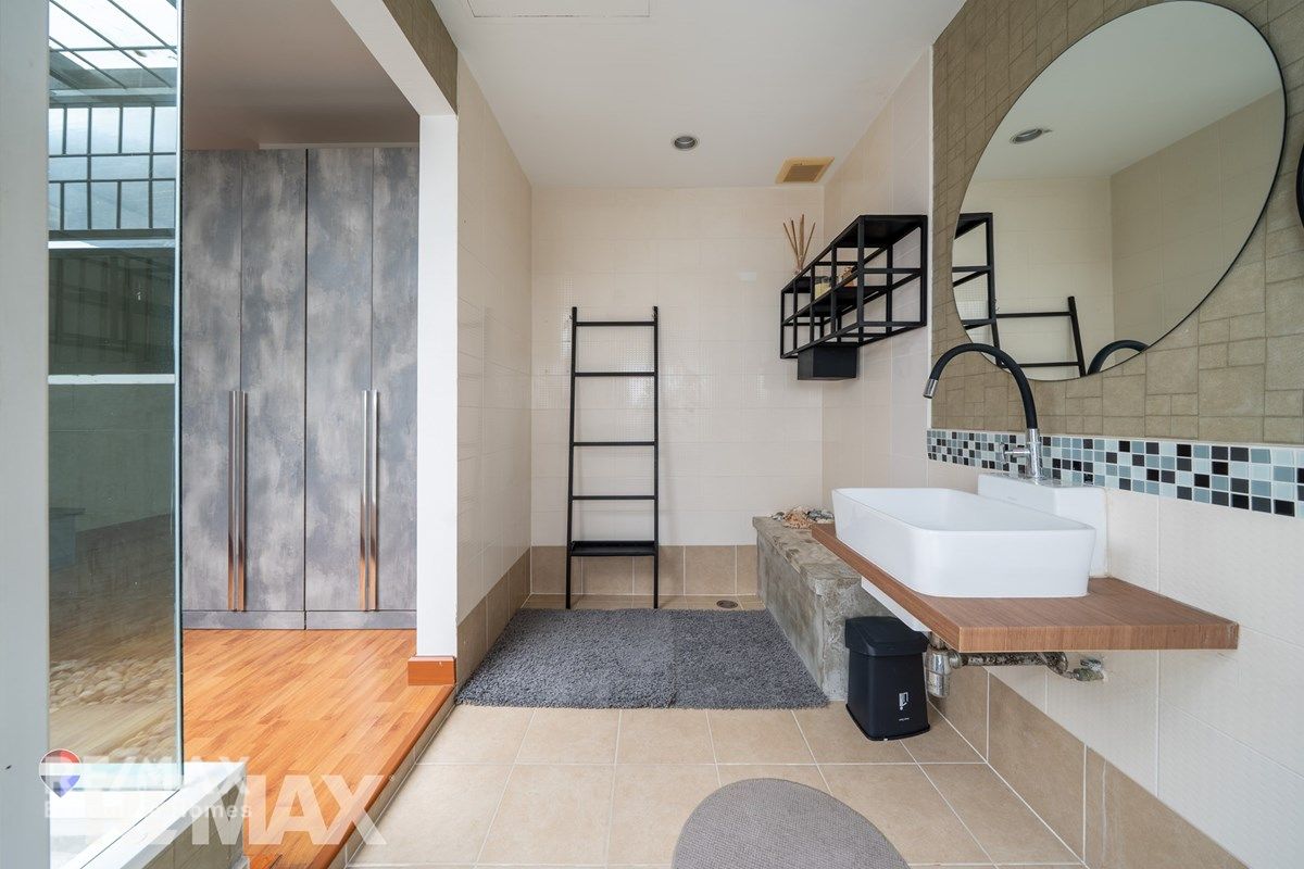 Urgent Sale! Beautiful 3-Storey Corner Townhome – Sukhumvit 101/1 22