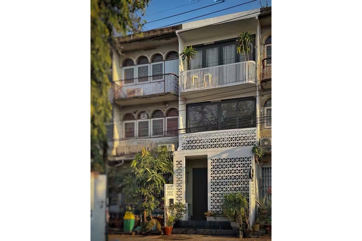 Modern 3-Level Townhouse for Sale in Sukhumvit 64 14
