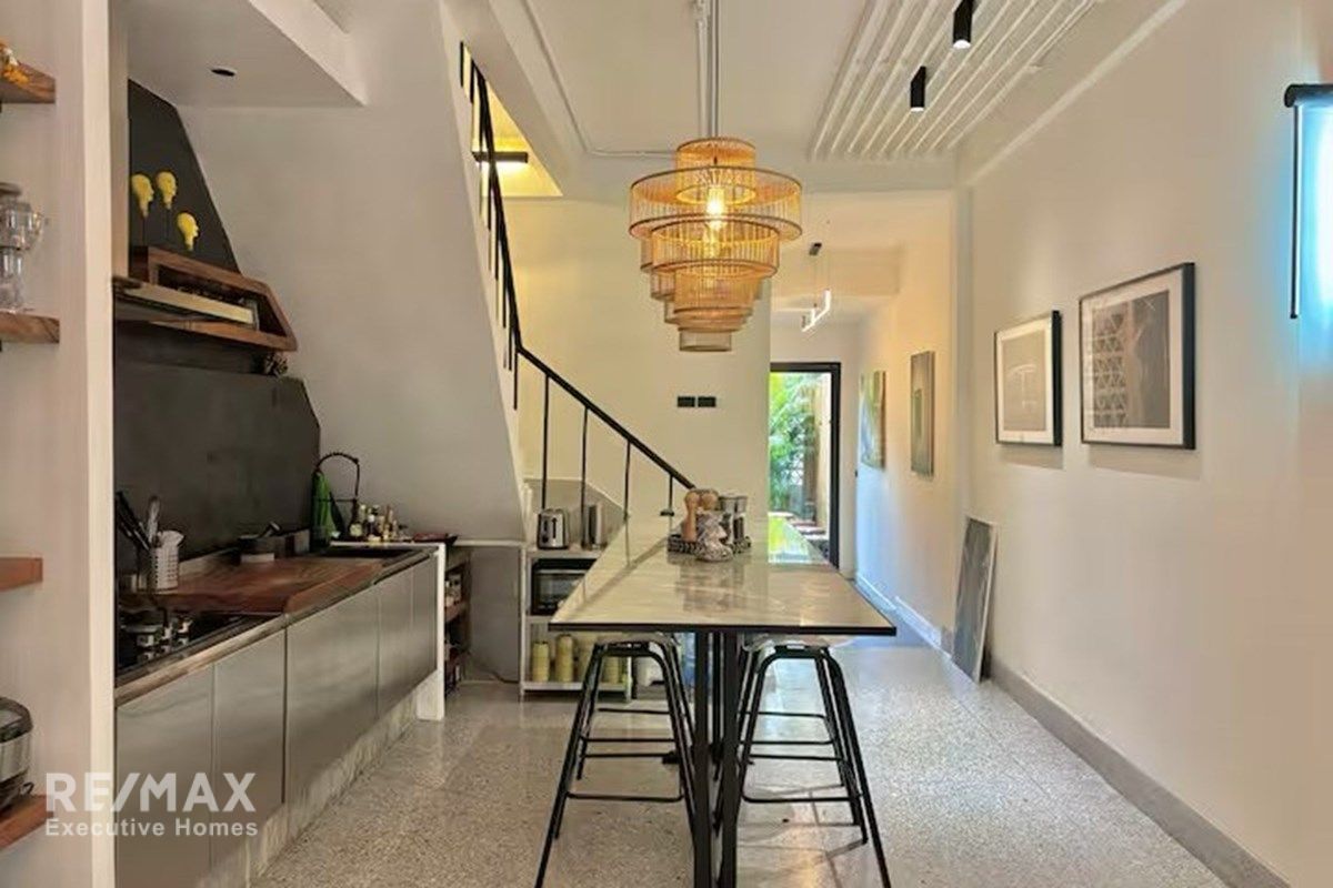 Modern 3-Level Townhouse for Sale in Sukhumvit 64 2