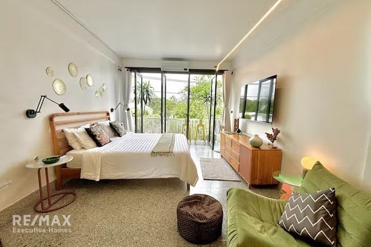 Modern 3-Level Townhouse for Sale in Sukhumvit 64 8
