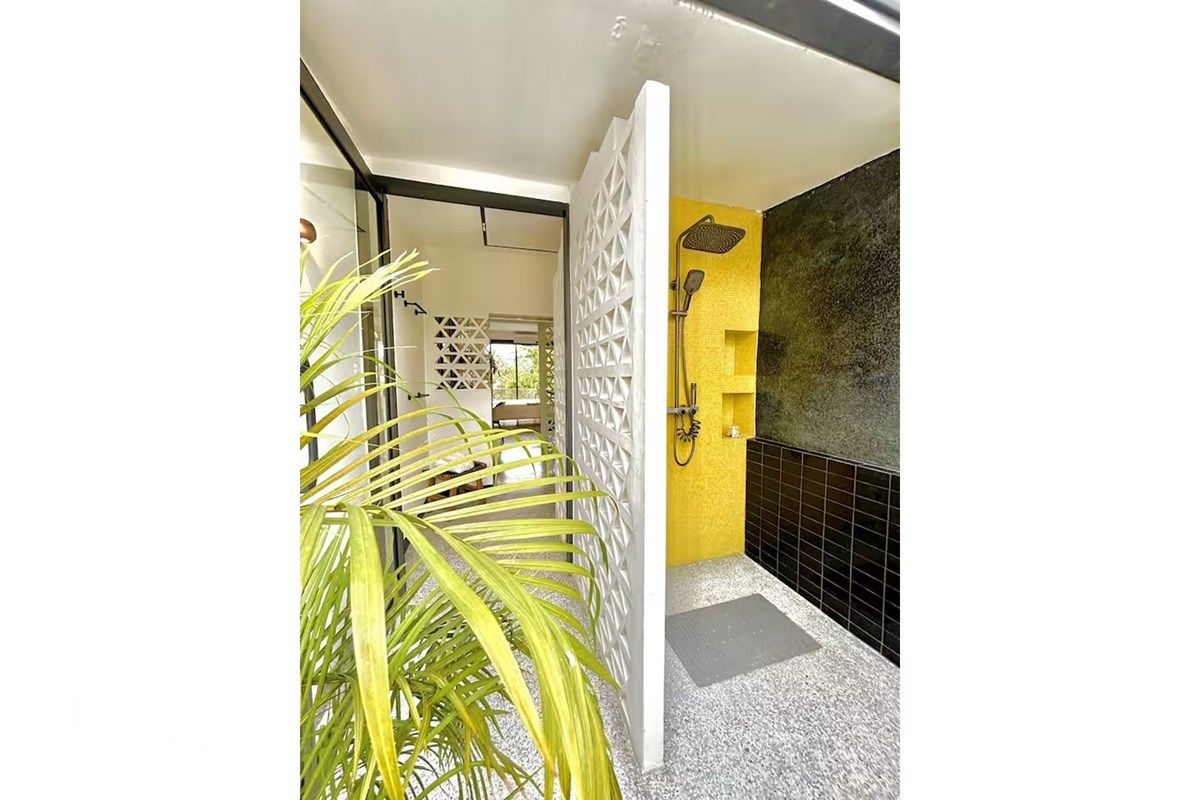 Modern 3-Level Townhouse for Sale in Sukhumvit 64 9