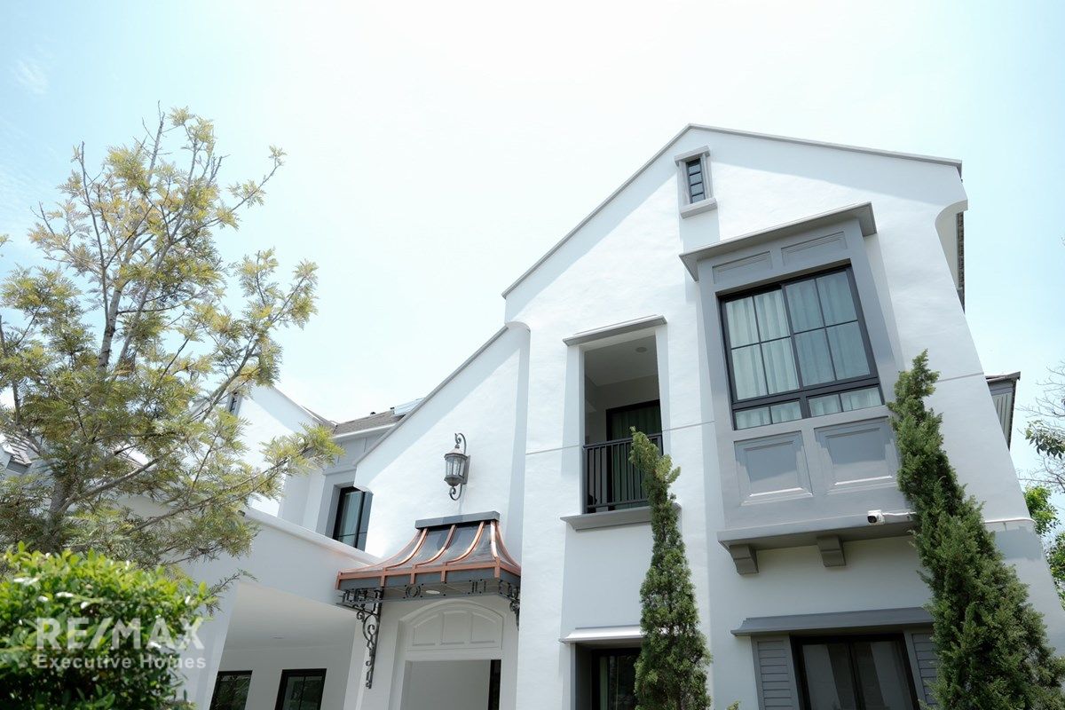 Luxurious 4-Bedroom Detached Home in Nanthawan Rama 9, Krunthepkritha 2