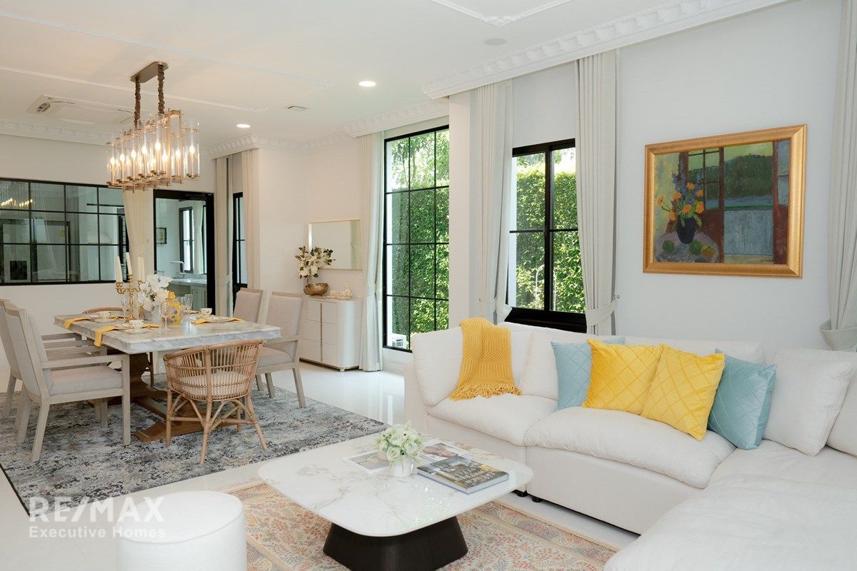 Luxurious 4-Bedroom Detached Home in Nanthawan Rama 9, Krunthepkritha 3