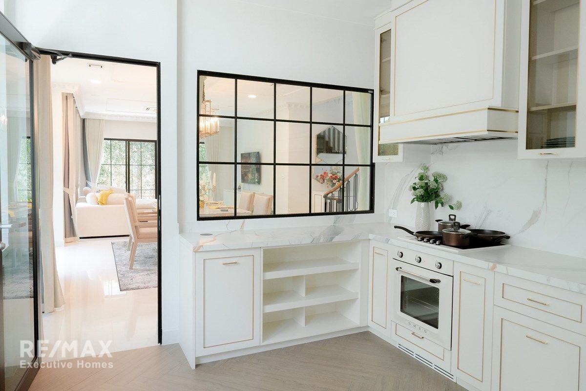 Luxurious 4-Bedroom Detached Home in Nanthawan Rama 9, Krunthepkritha 32