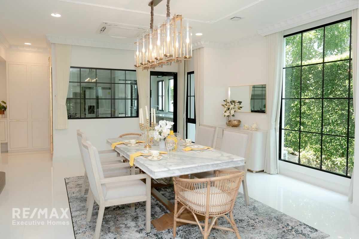 Luxurious 4-Bedroom Detached Home in Nanthawan Rama 9, Krunthepkritha 5