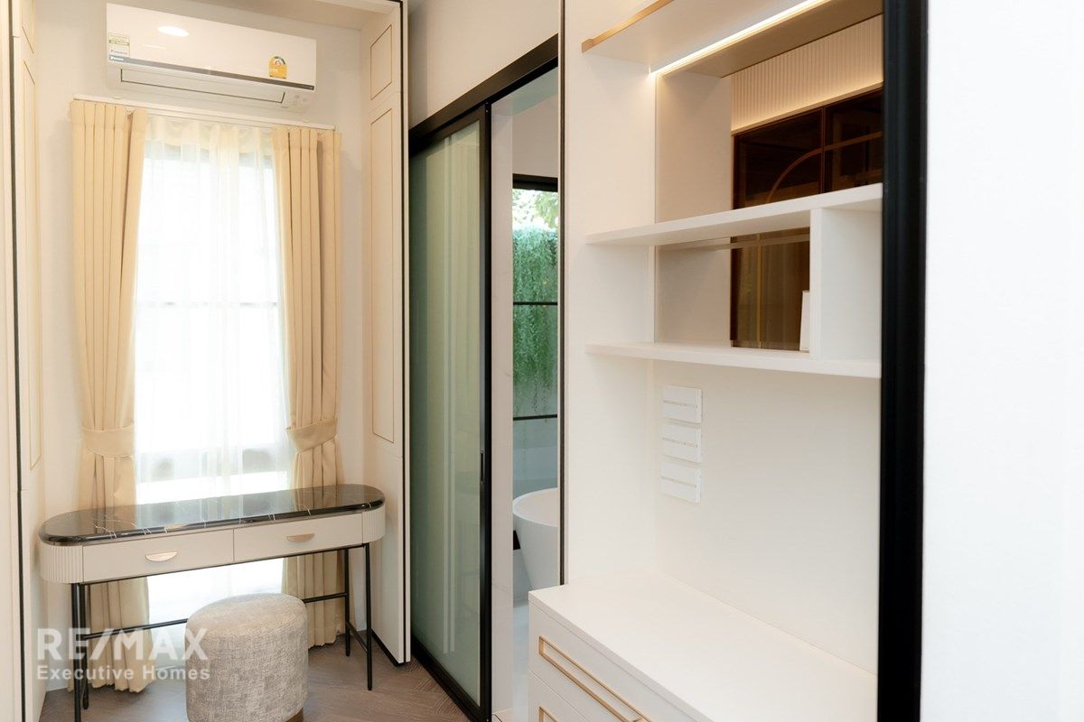Luxurious 4-Bedroom Detached Home in Nanthawan Rama 9, Krunthepkritha 9