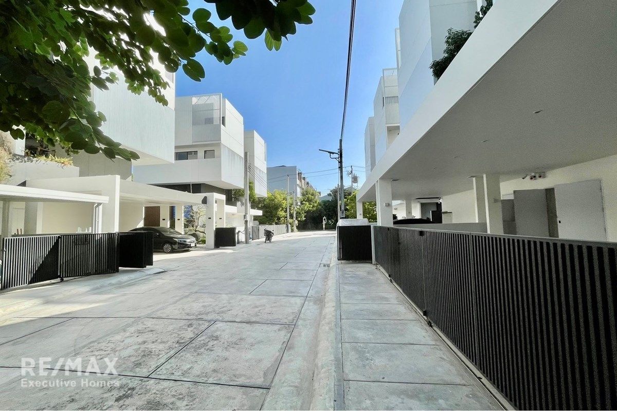 Townhouse for Rent - Prime Home Office Location Near Vibhavadi Road 10