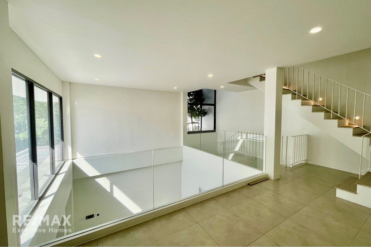 Townhouse for Rent - Prime Home Office Location Near Vibhavadi Road 6