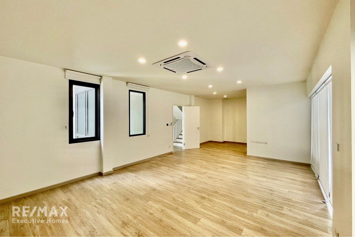 Townhouse for Rent - Prime Home Office Location Near Vibhavadi Road 7