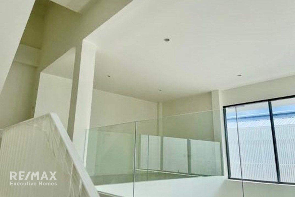 Townhouse for Rent - Prime Home Office Location Near Vibhavadi Road 8