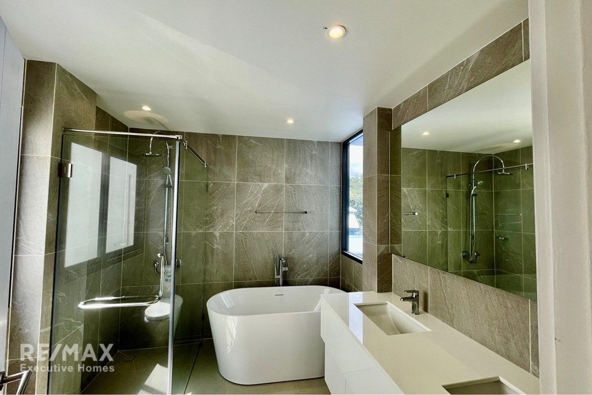 Townhouse for Rent - Prime Home Office Location Near Vibhavadi Road 9