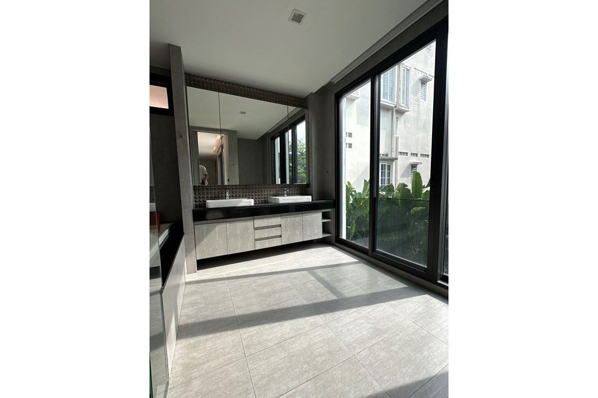 Modern 3-Bedroom Detached Home in Bangkok City Center 18