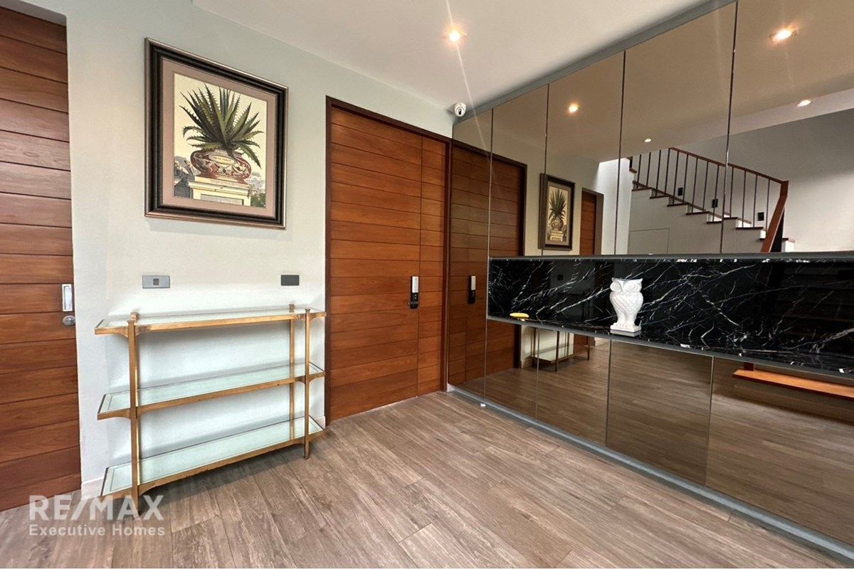 Modern 3-Bedroom Detached Home in Bangkok City Center 6