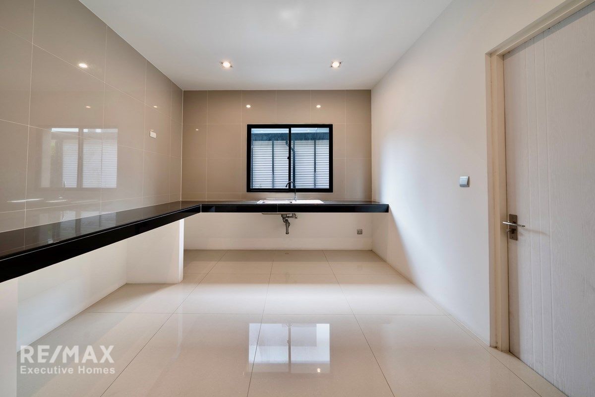 Neuwertiges Einfamilienhaus in The Grand Lux, Bangna-Suan Luang - 120 SQ.W. 16