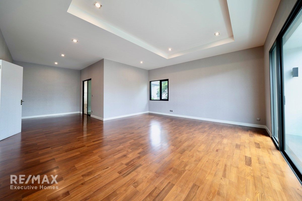 Neuwertiges Einfamilienhaus in The Grand Lux, Bangna-Suan Luang - 120 SQ.W. 24