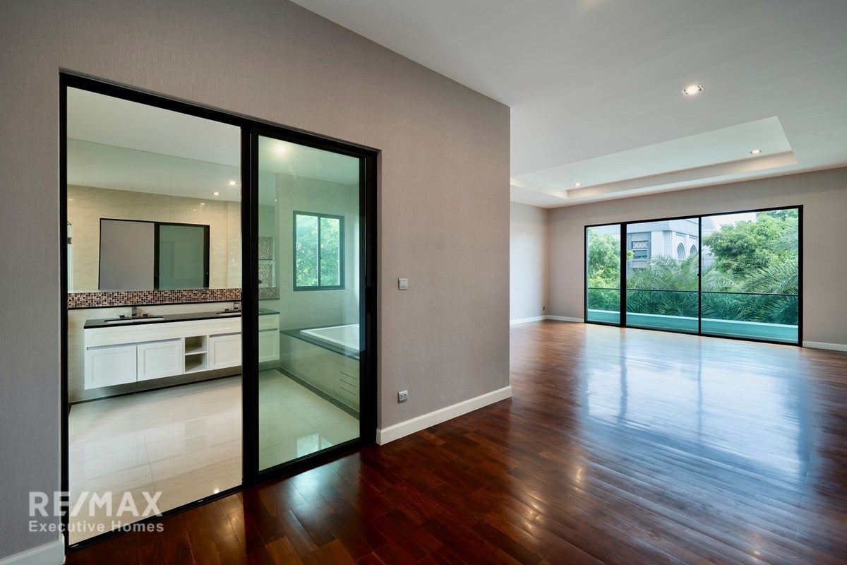 Neuwertiges Einfamilienhaus in The Grand Lux, Bangna-Suan Luang - 120 SQ.W. 25
