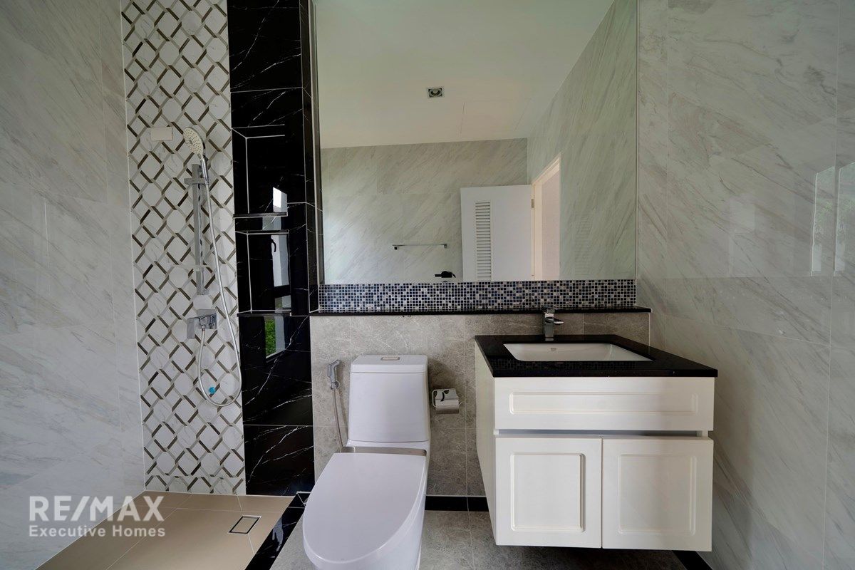 Neuwertiges Einfamilienhaus in The Grand Lux, Bangna-Suan Luang - 120 SQ.W. 34