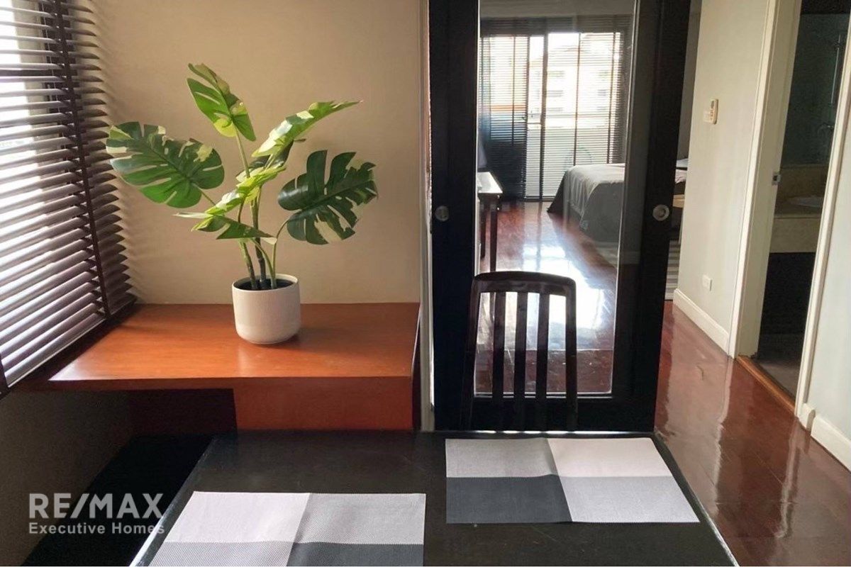 Luxurious Condo for Sale in Prompong, Bangkok 10