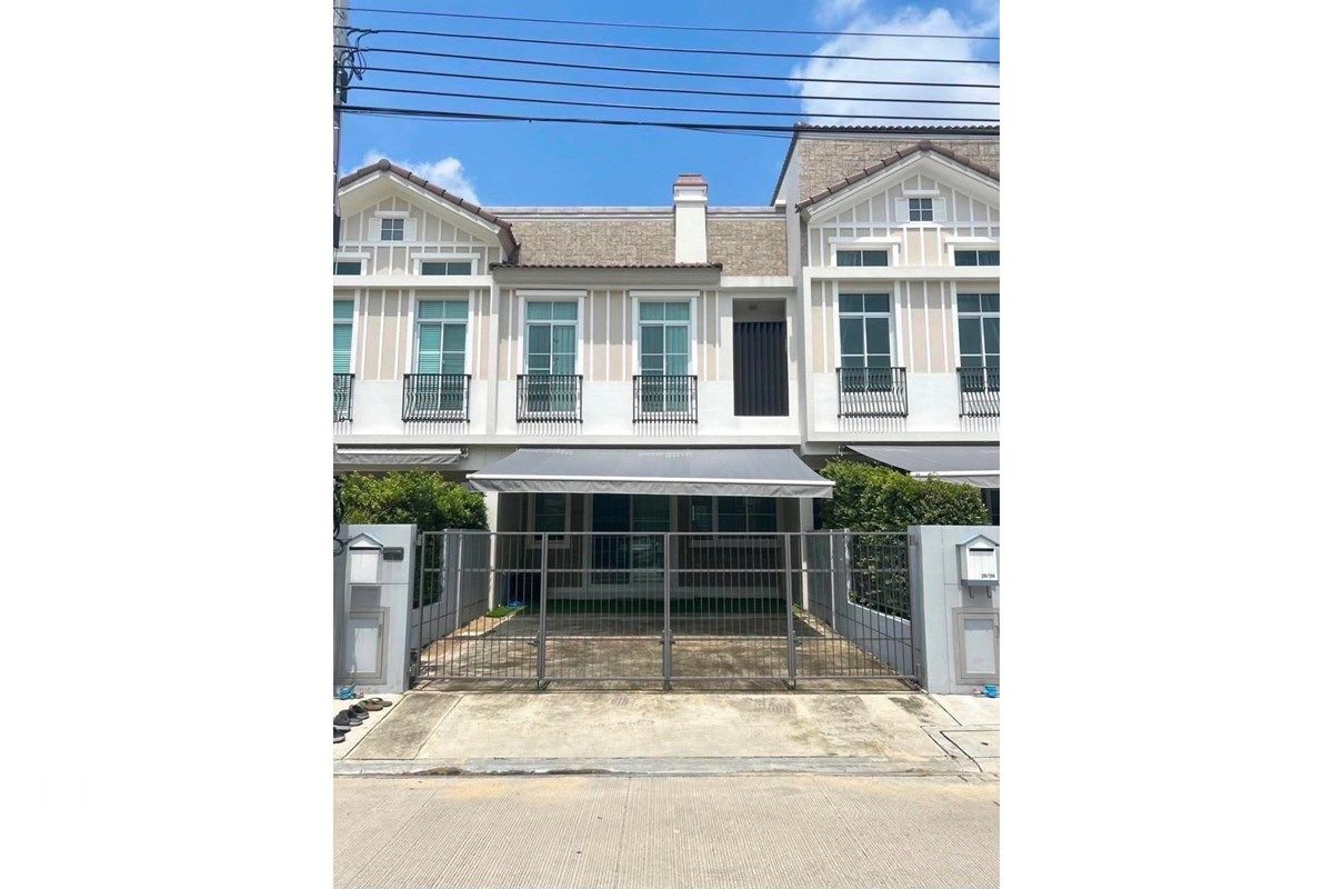Luxuriöses freistehendes Mietshaus mit 3 Schlafzimmern in Bang Na, Bangkok. 13