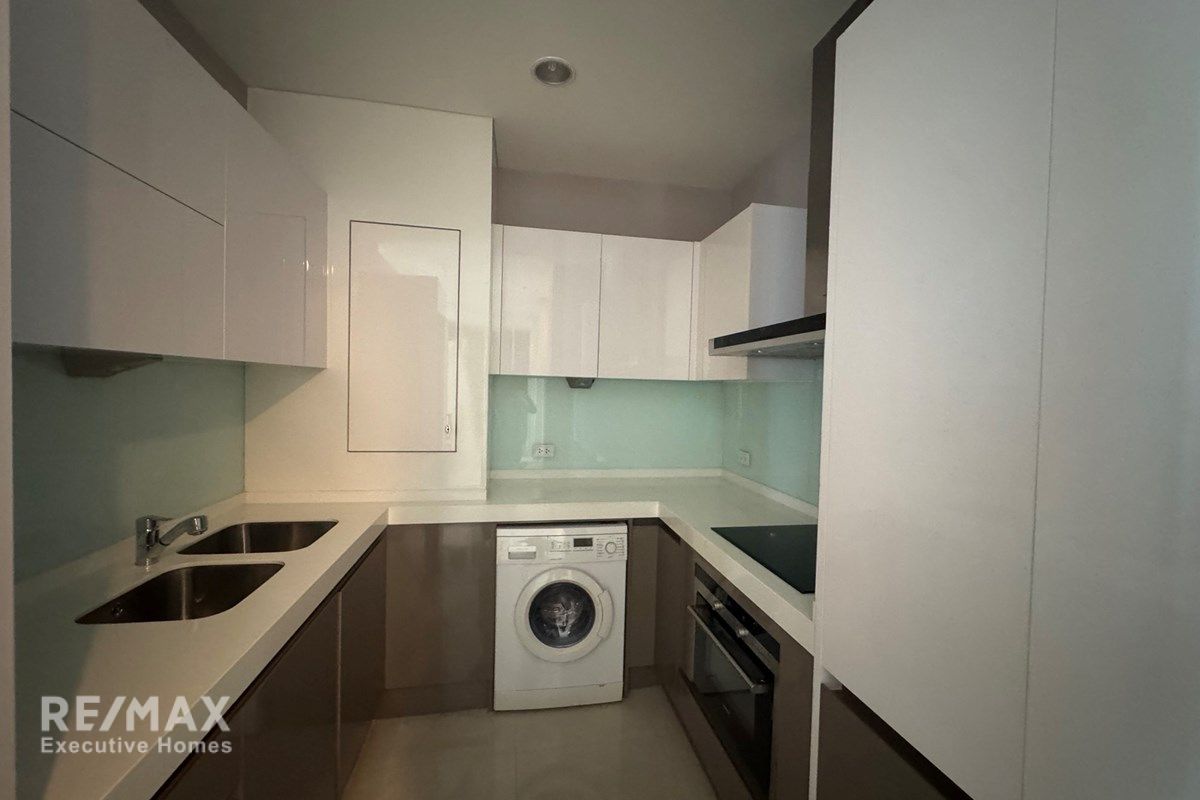 Luxury Urban Condo for Sale in Bangkok's Watthana District 3